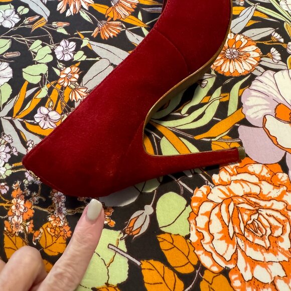 Coach Urban Suede Red 4" Heels/Pumps, sz 7.5 - Picture 7 of 10